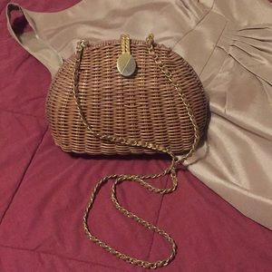 Clotch with optional straps